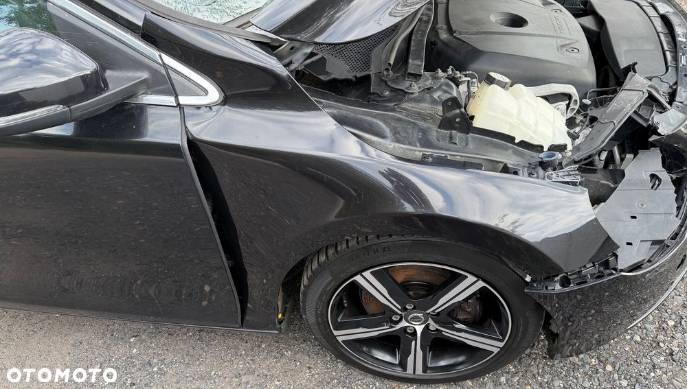Volvo V40 - 25