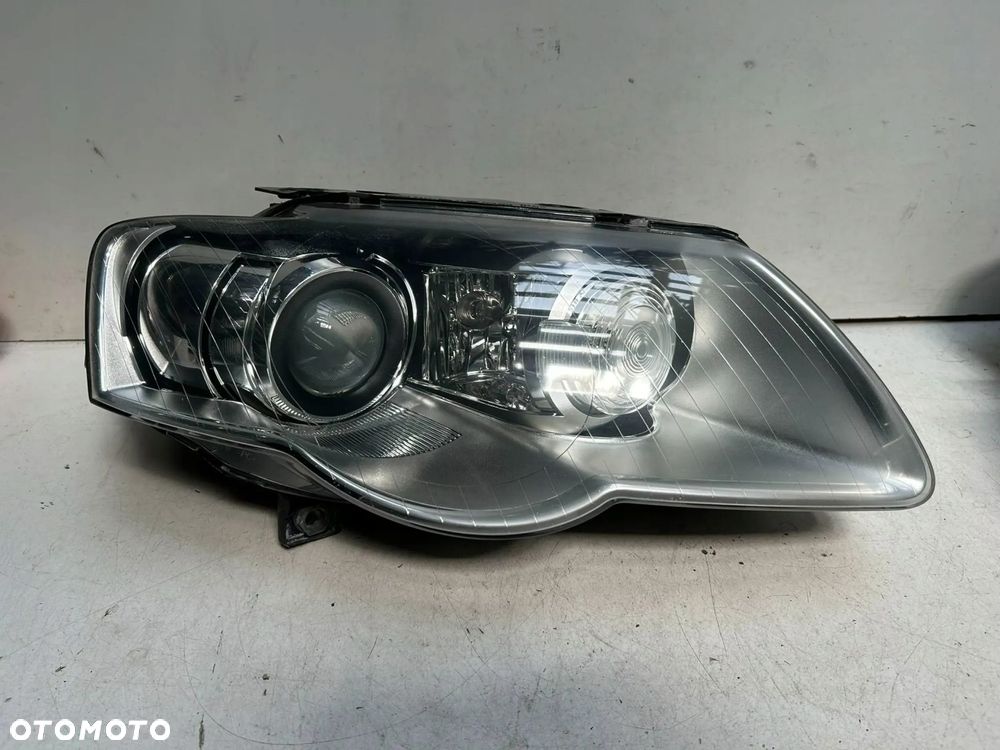 Reflektory xenon skrętny Volkswagen PASSAT B6 - 2