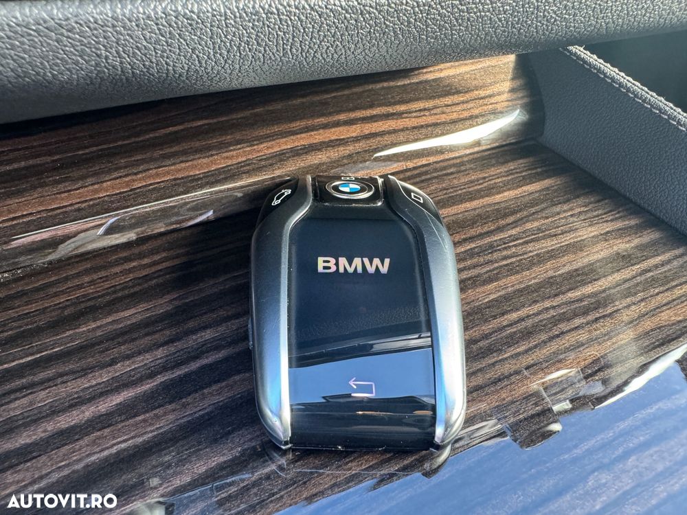 BMW Seria 5 530d xDrive - 38