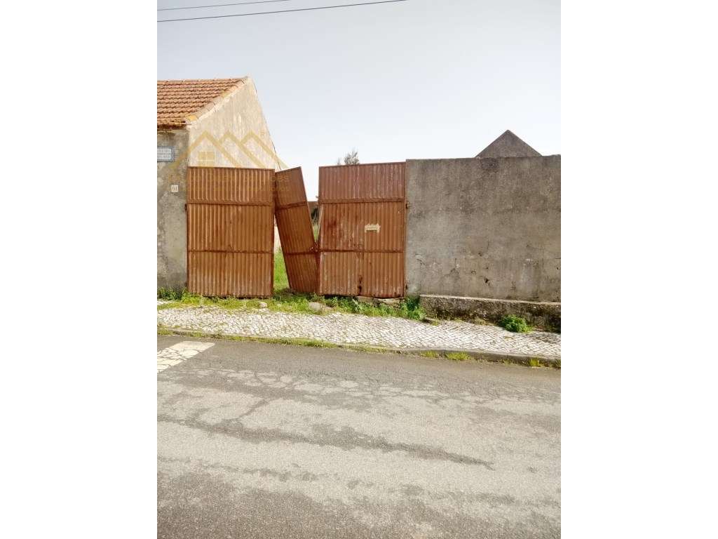 Arrecadações (2 c/ área 60+62 m2) e logradouro - - Grande imagem: 2/10