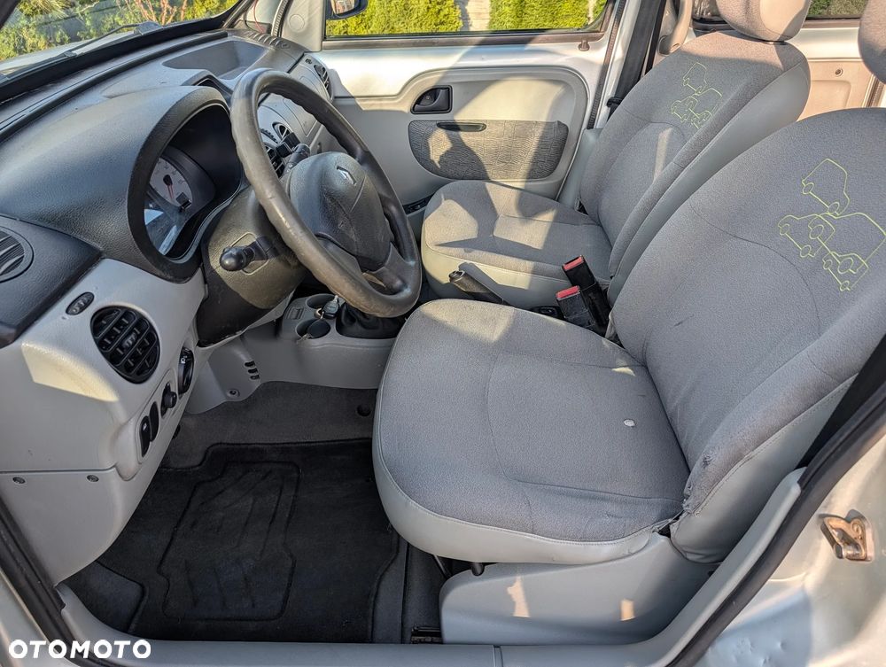 Renault Kangoo 1.2 16V Privilege - 9