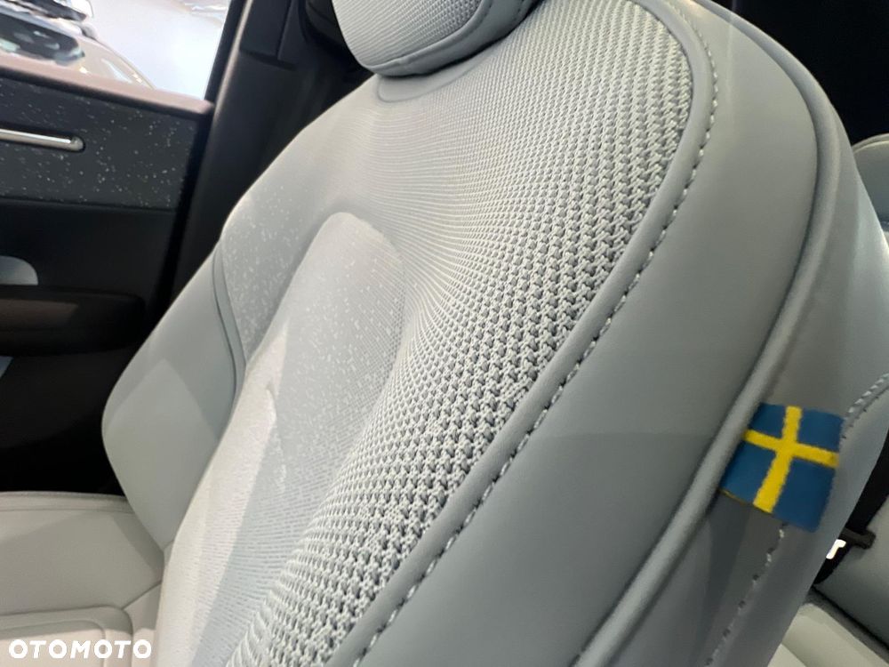 Volvo EX30 Twin Motor Performance AWD Ultra - 27