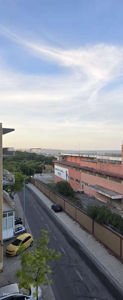 Amplo T2, 110 m² sala de 30 m², duas varandas e vista rio sobre Lisboa - Grande imagem: 4/17