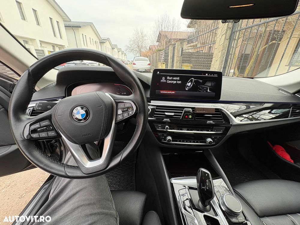 BMW Seria 5 520i AT MHEV - 12