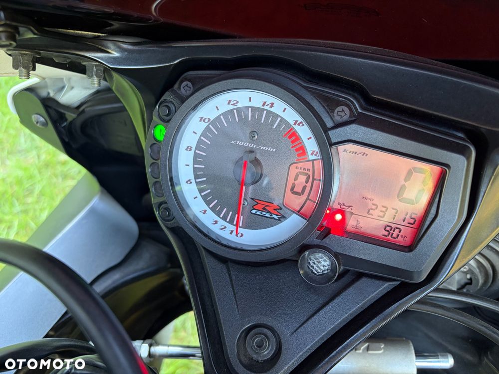 Suzuki GSX-R - 6