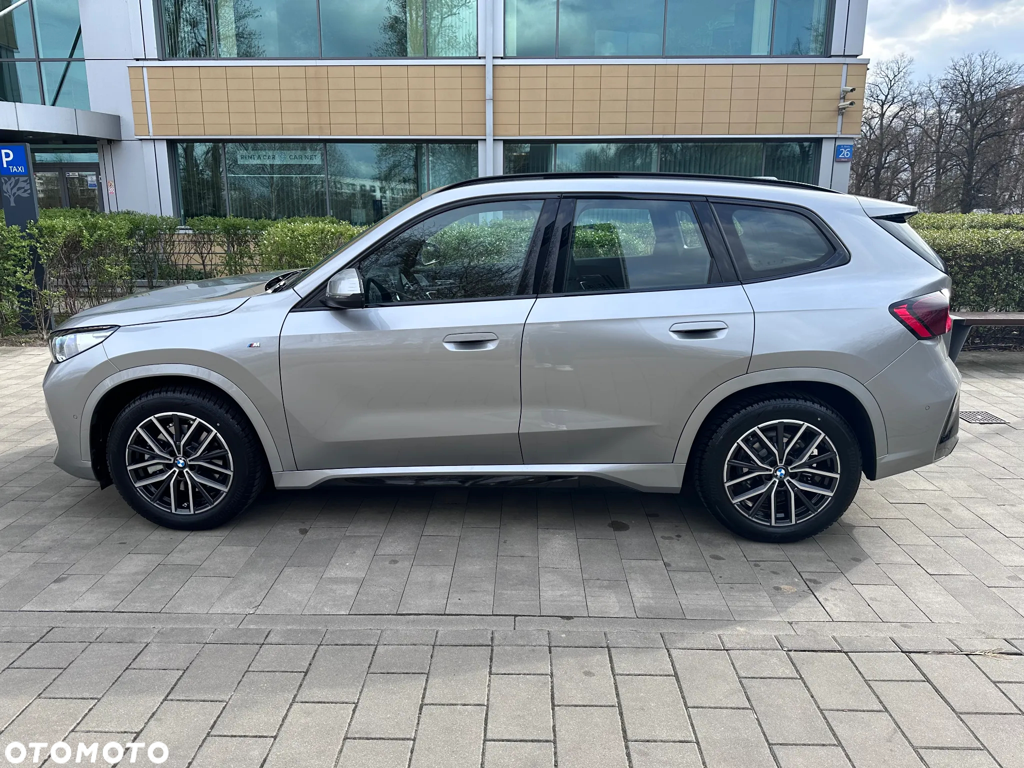 BMW X1 sDrive20i mHEV - 11