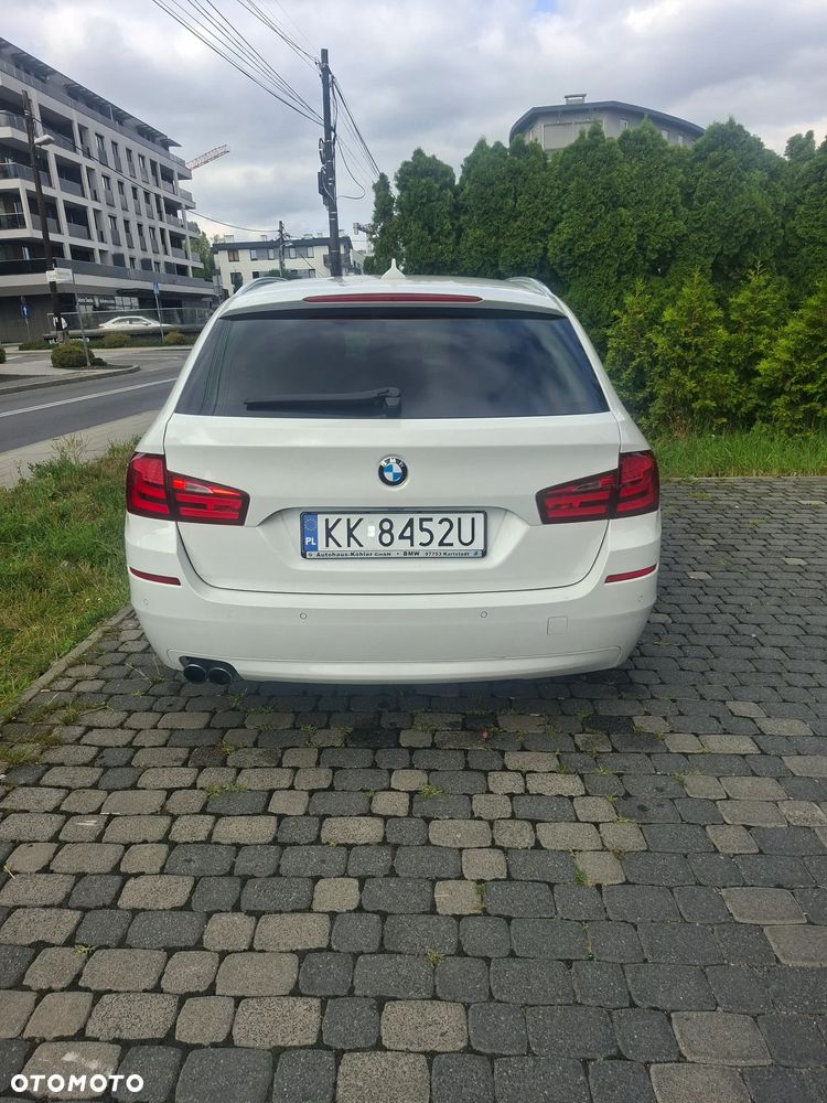 BMW Seria 5 525d xDrive - 15