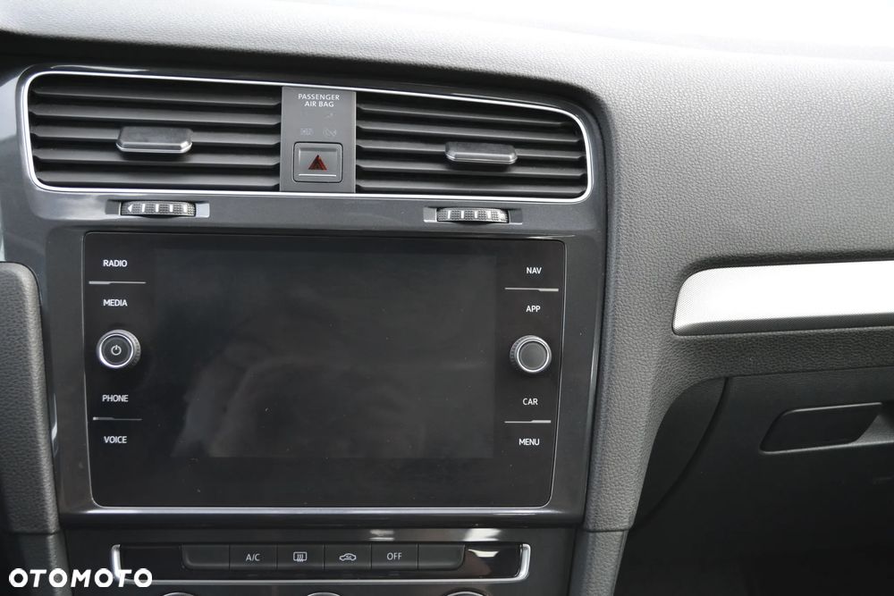 Volkswagen Golf Variant ver-vii-1-0-tsi-bmt-comfortline - 24