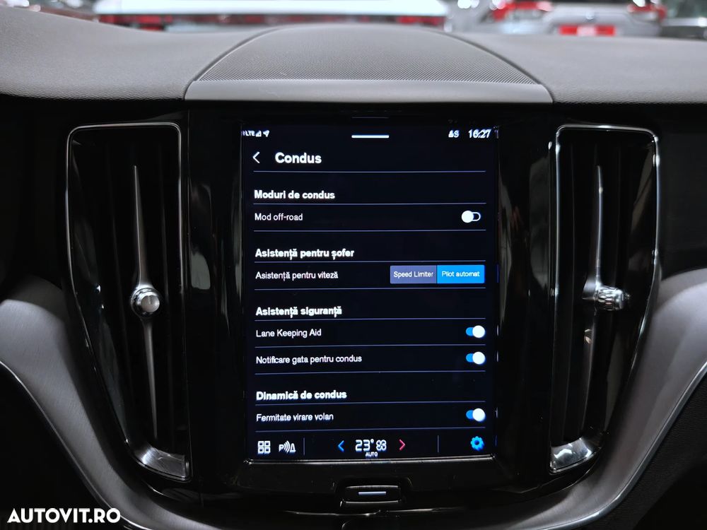 Volvo XC 60 B4 MHEV Momentum Pro - 14