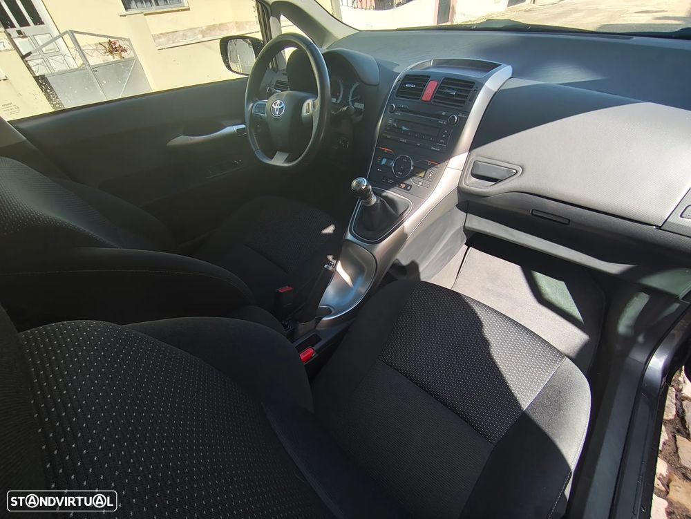 Toyota Auris 1.4 D-4D Com. +P.Style 110g - 11