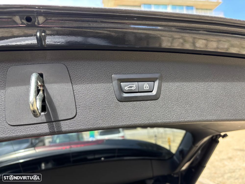 BMW 225xe Active Tourer - 12