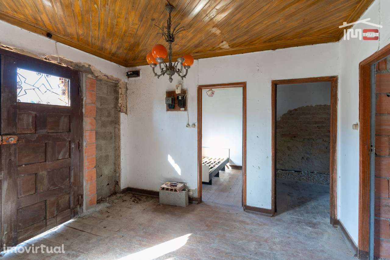 Moradia para recuperar em Bezerra, Porto de Mós - Grande imagem: 3/37