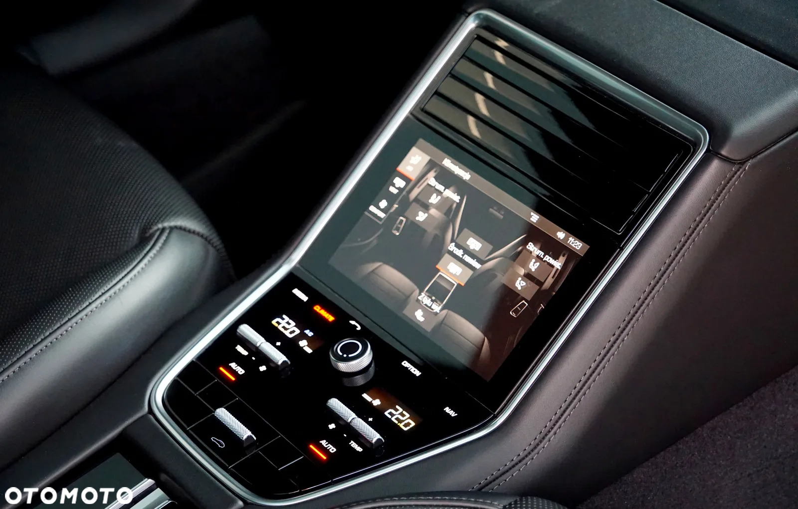Porsche Panamera 4 E-Hybrid 10 Years Edition - 37