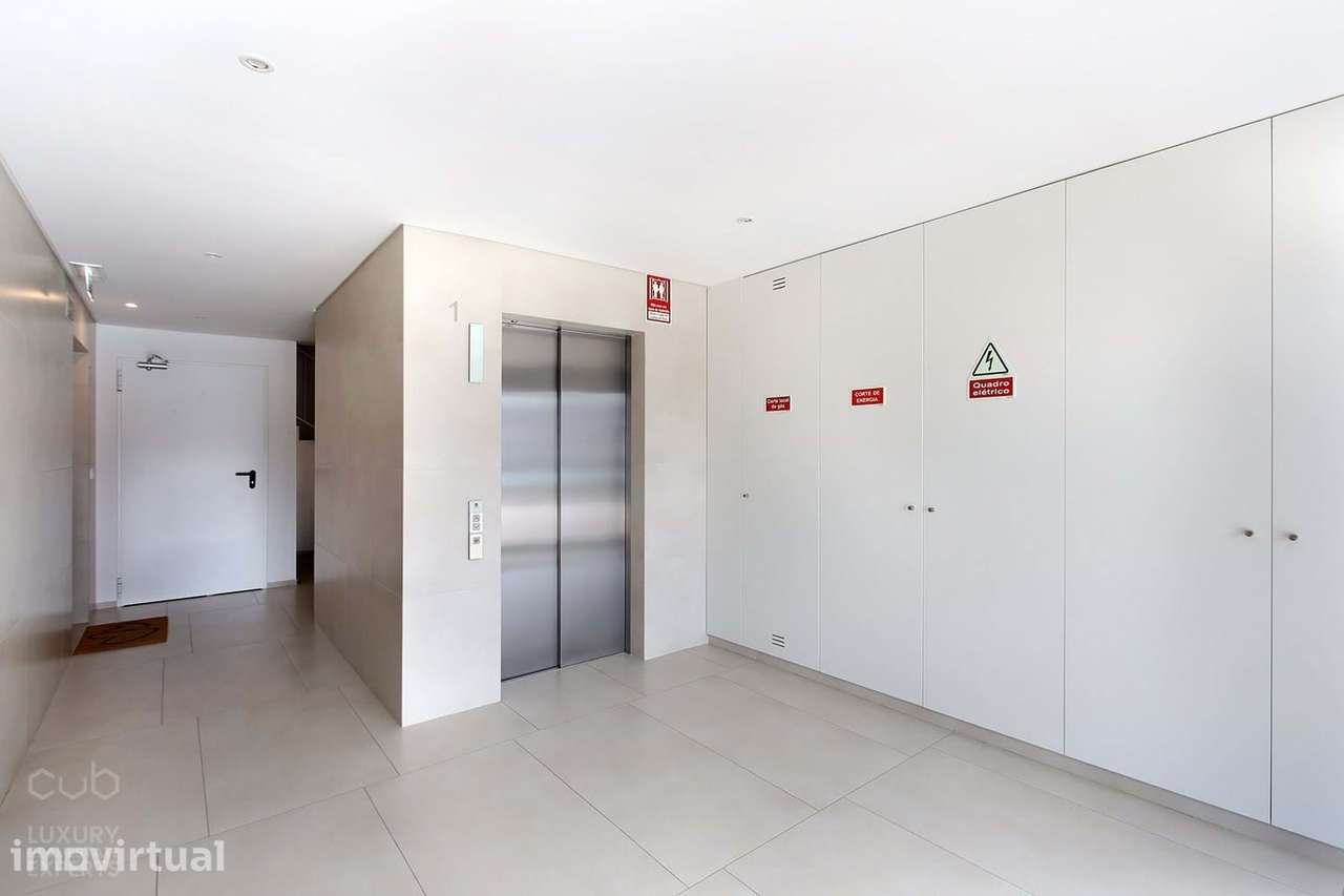 Elegância Tropical num Duplex T4 de Luxo na Quinta do Pinhão, Verdizel - Grande imagem: 3/50