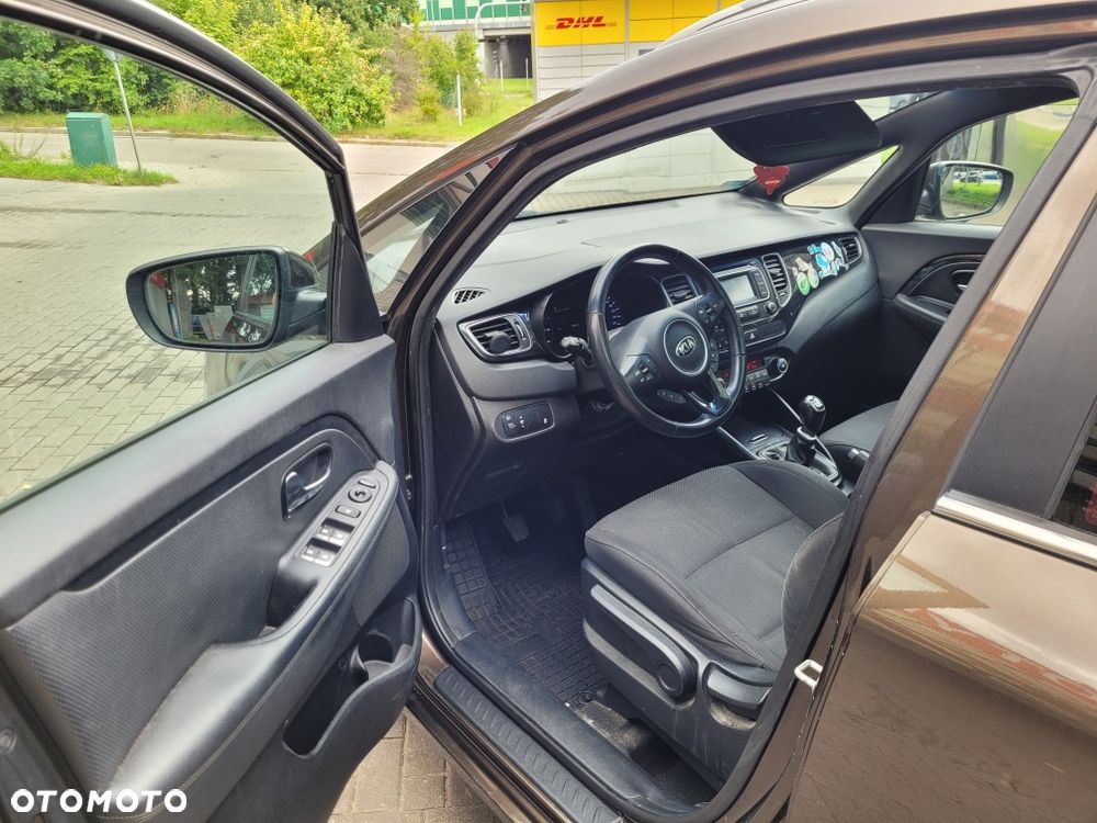 Kia Carens - 6
