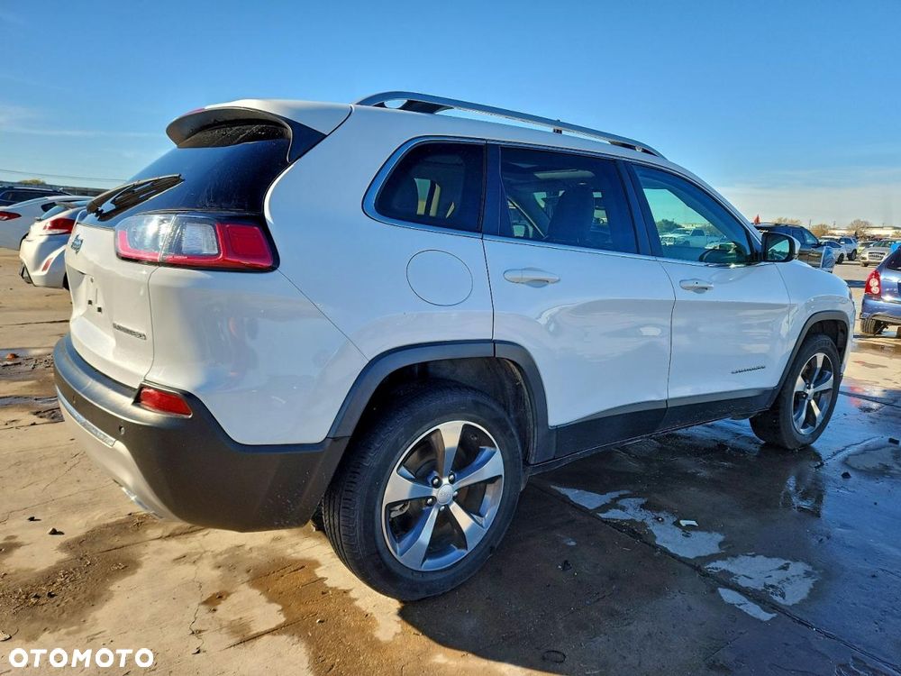 Jeep Cherokee - 4