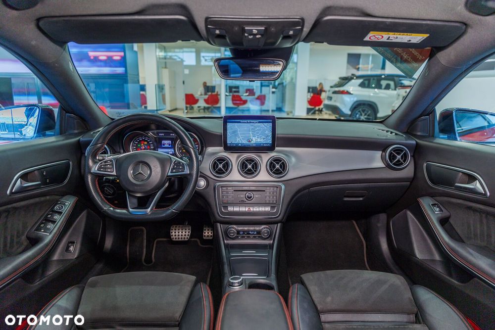 Mercedes-Benz CLA - 10