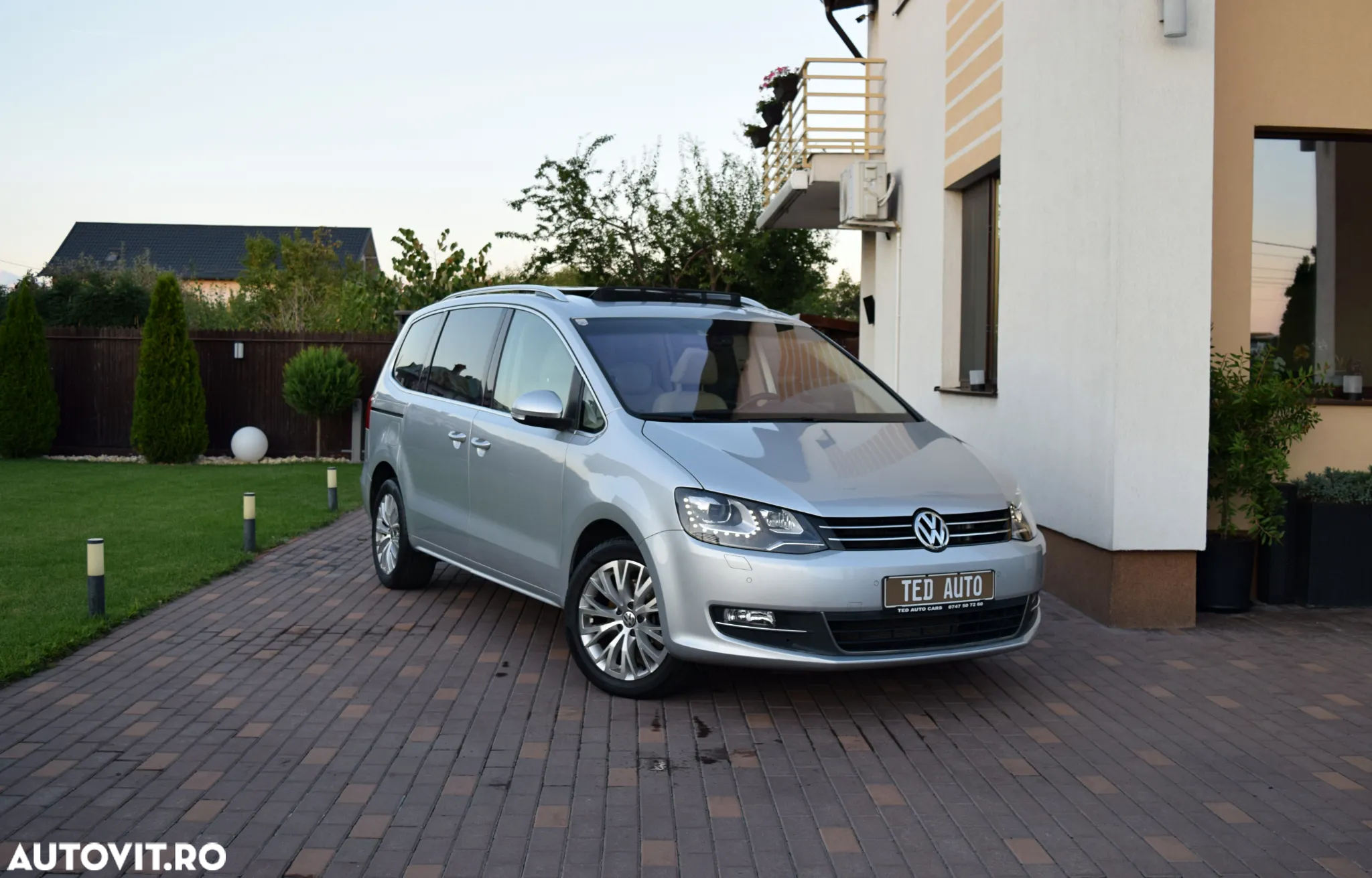 Volkswagen Sharan 2.0 TDI DSG Highline - 3