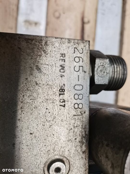 Rozdzielacz hydrauliczny łap CAT 560 Rexroth - 9