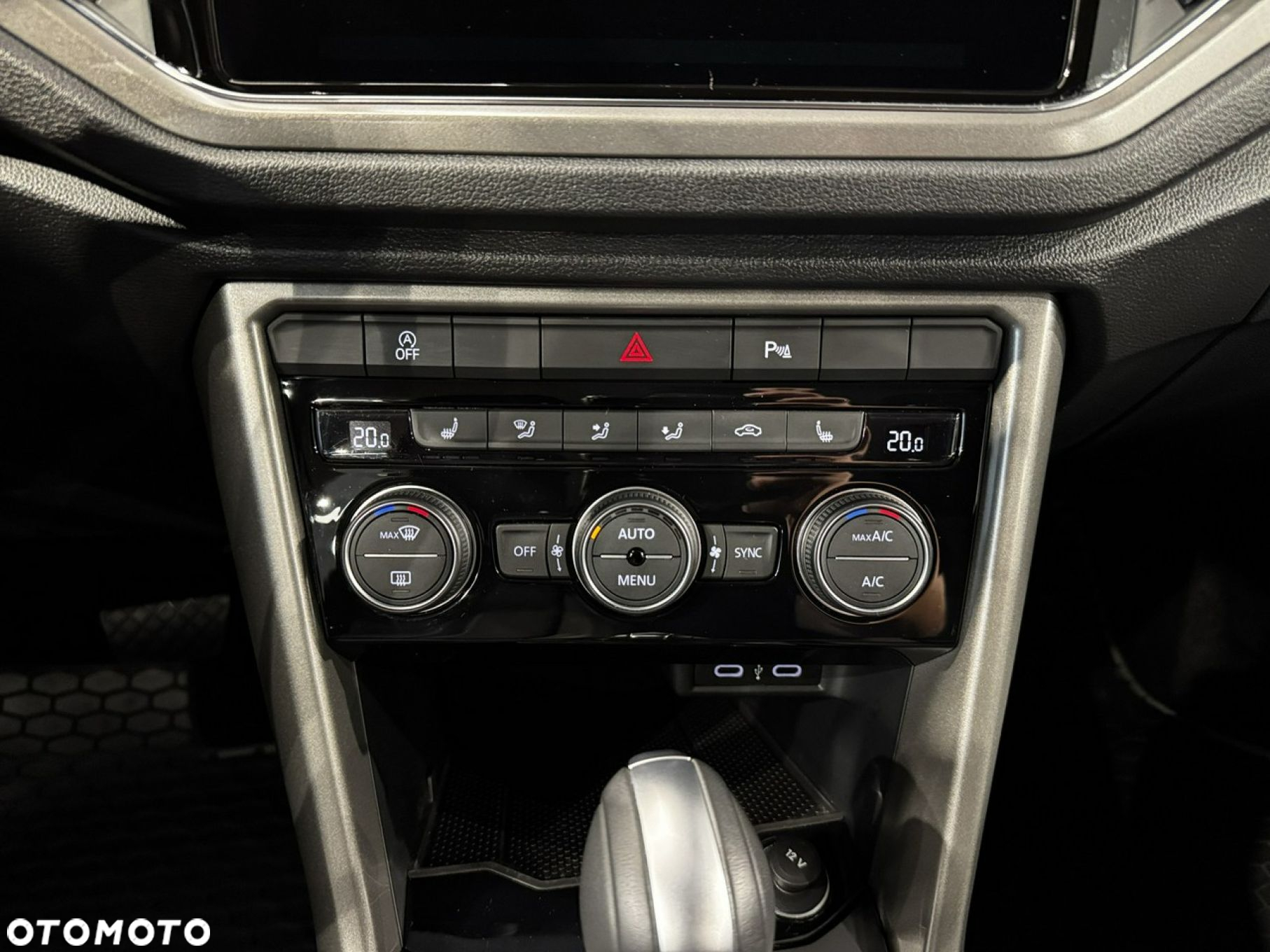 Volkswagen T-Roc - 23