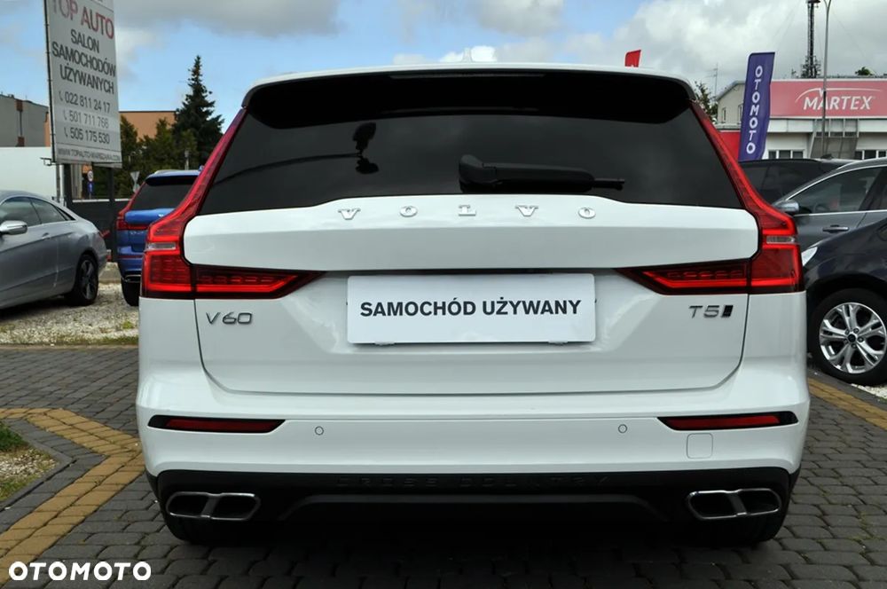 Volvo V60 Cross Country Pro T5 AWD - 11