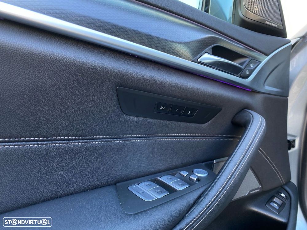BMW 530 e Pack Desportivo M - 19