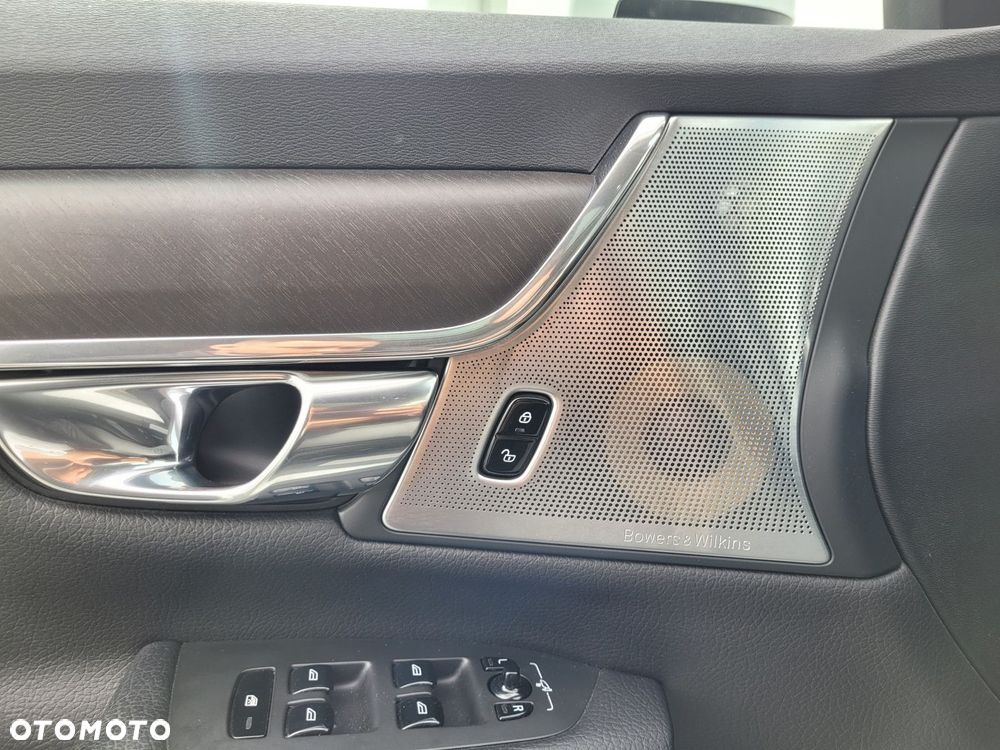 Volvo V90 Cross Country - 23