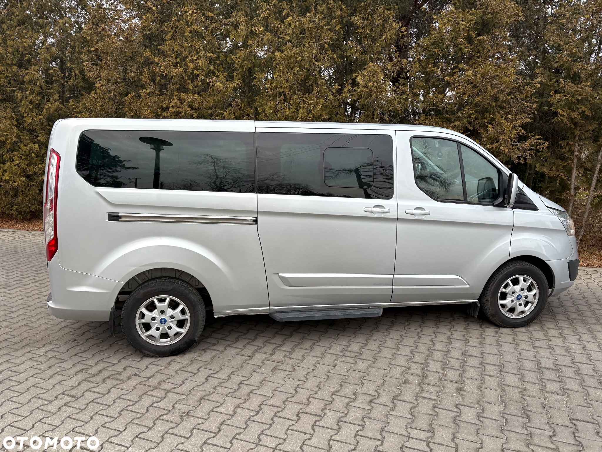Ford Tourneo Custom - 8