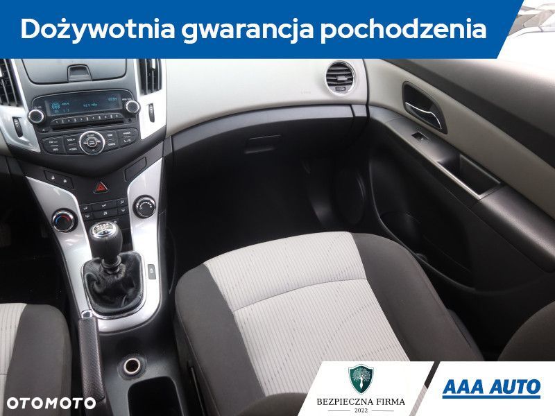 Chevrolet Cruze - 10