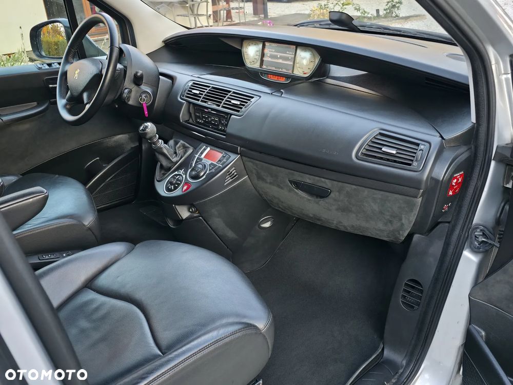 Peugeot 807 HDi 165 Premium - 9
