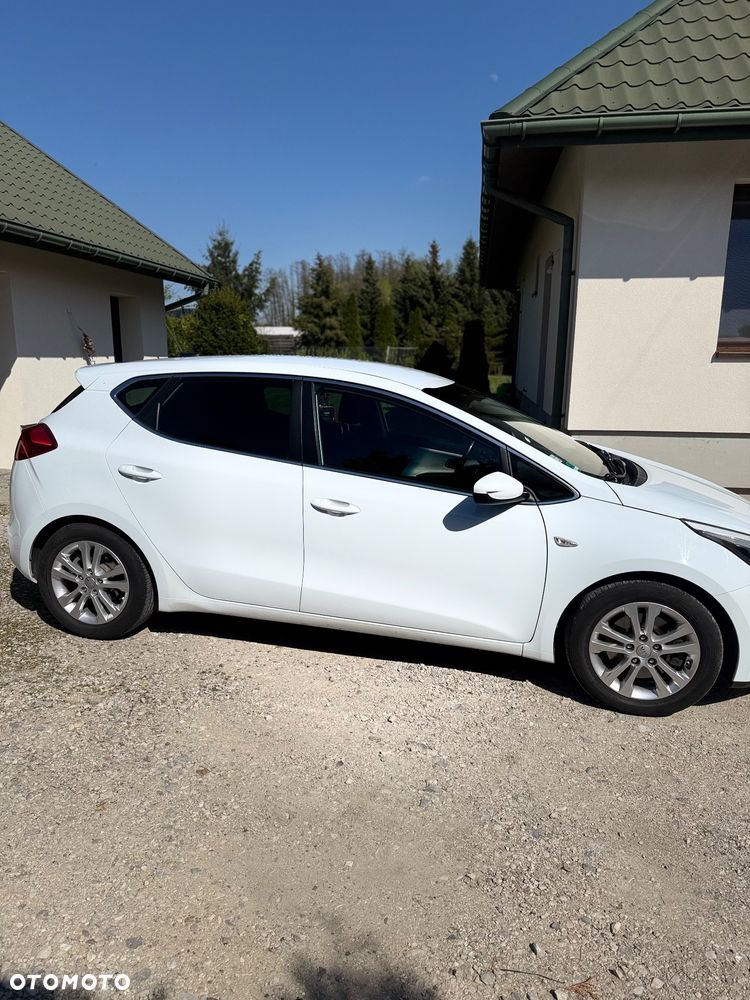 Kia Ceed 1.4 CVVT Dream Team Edition - 4