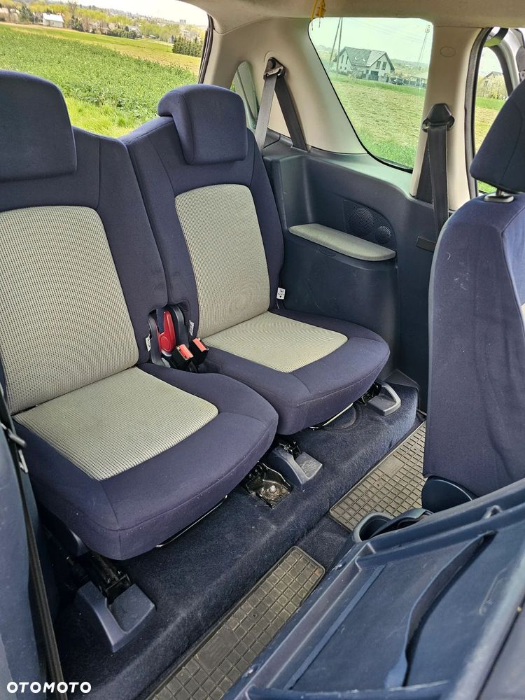 Peugeot 1007 75 Filou - 17