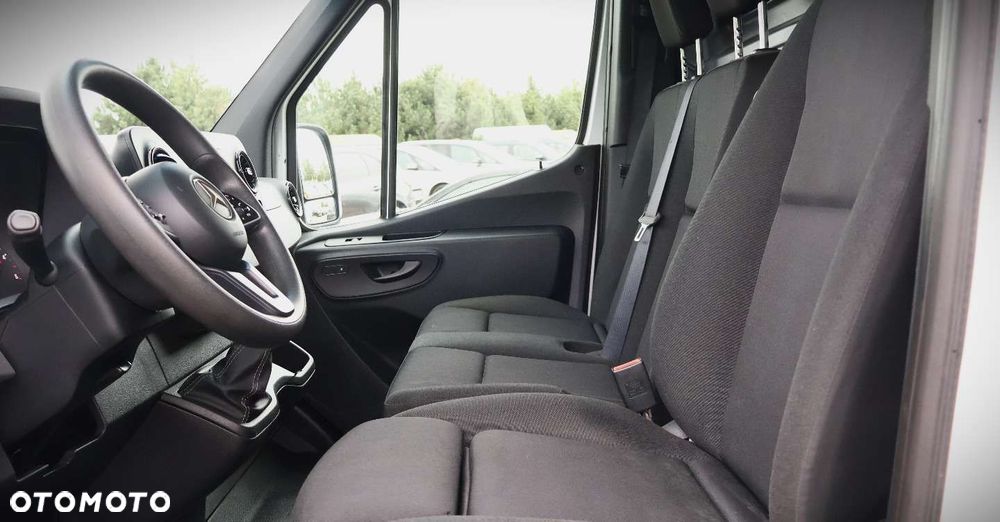 Mercedes-Benz Sprinter - 15