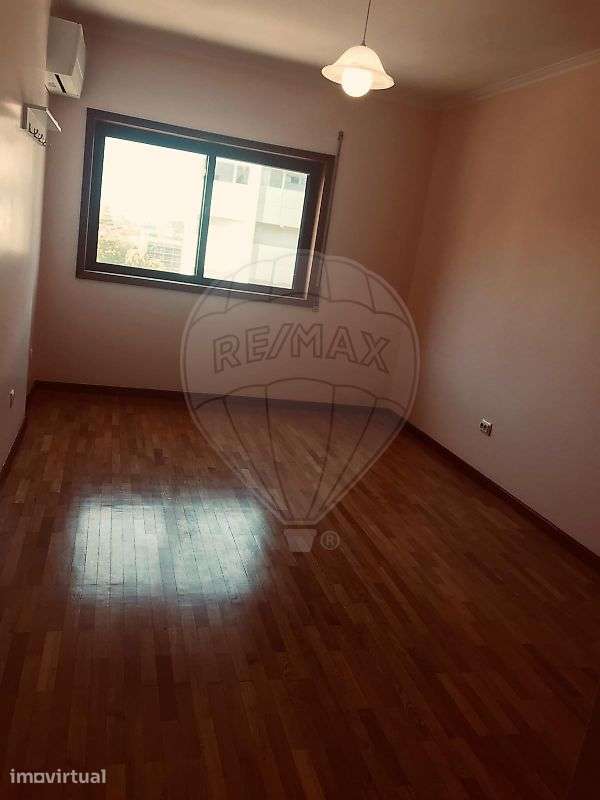 Apartamento T2 para arrendamento - Grande imagem: 5/7