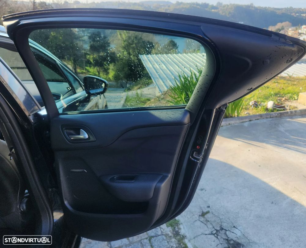 Citroën DS4 1.6 e-HDi So Chic - 13