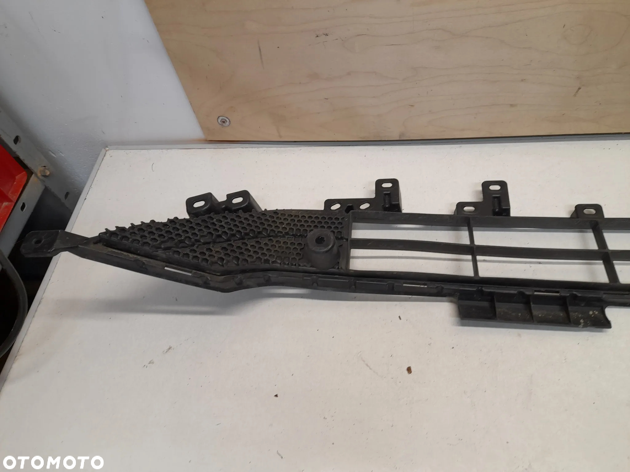 MITSUBISHI ECLIPSE CROSS LIFT 2021- KRATKA DOLNA ZDERZAKA PRZÓD 6402A587 - 5