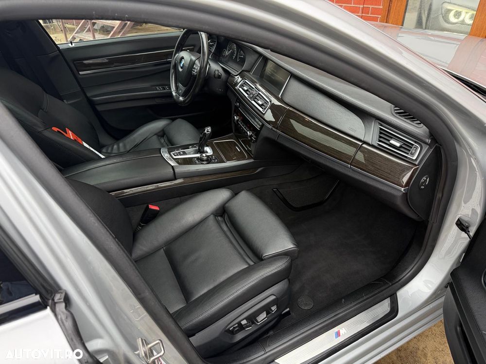 BMW Seria 7 730d xDrive Edition Exclusive - 7
