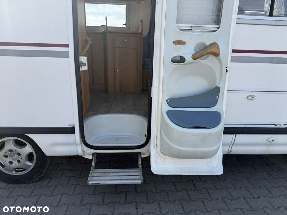 Mercedes-Benz Sprinter - 25