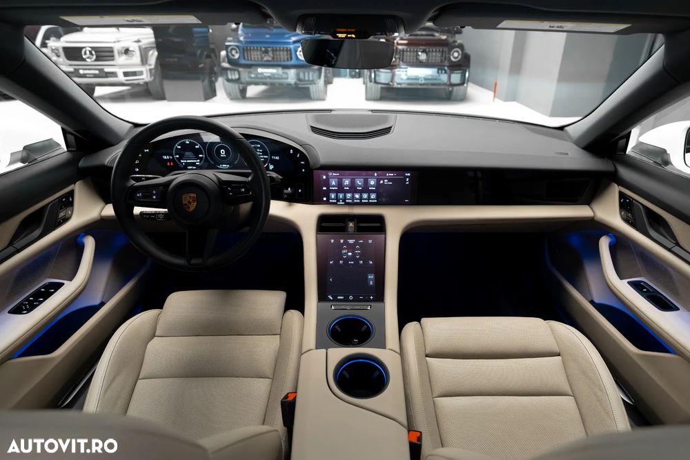 Porsche Taycan - 31