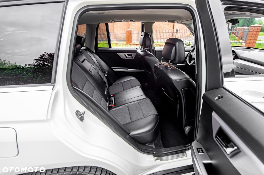 Mercedes-Benz GLK 250 CDI DPF 4Matic BlueEFFICIENCY 7G-TRONIC SPORT EDITION - 33