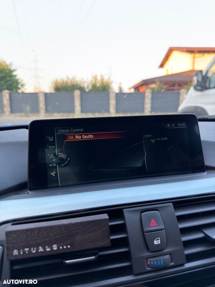 BMW Seria 3 320d Aut. Edition M Sport Shadow - 11