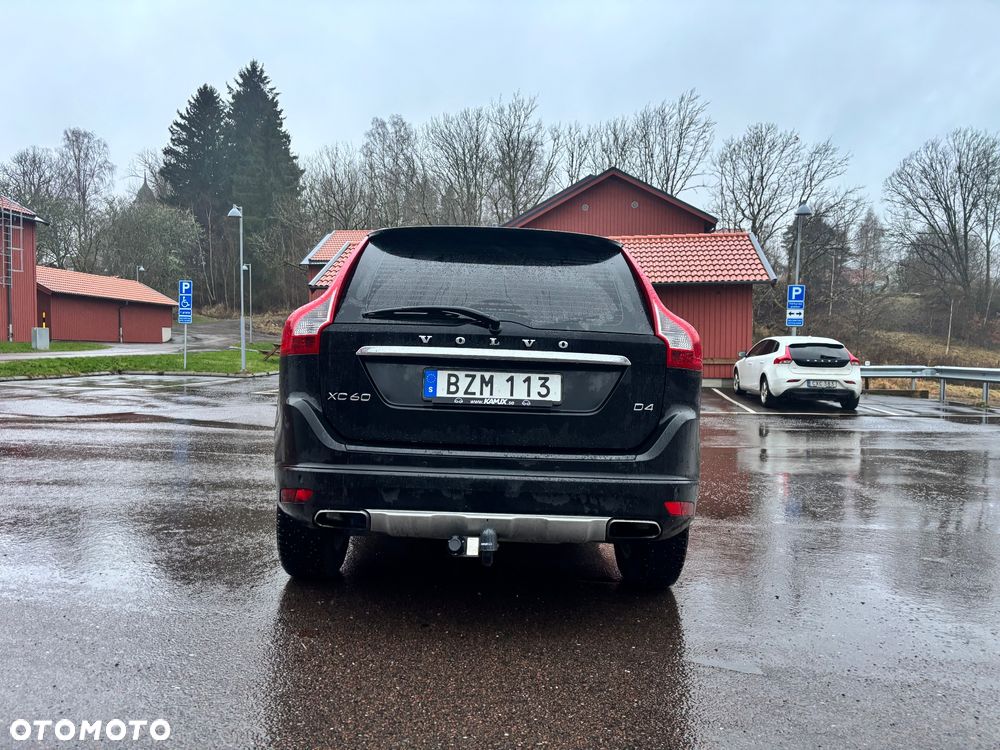 Volvo XC 60 D4 Momentum - 4