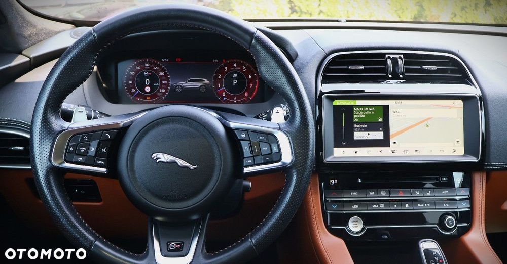 Jaguar F-Pace - 21
