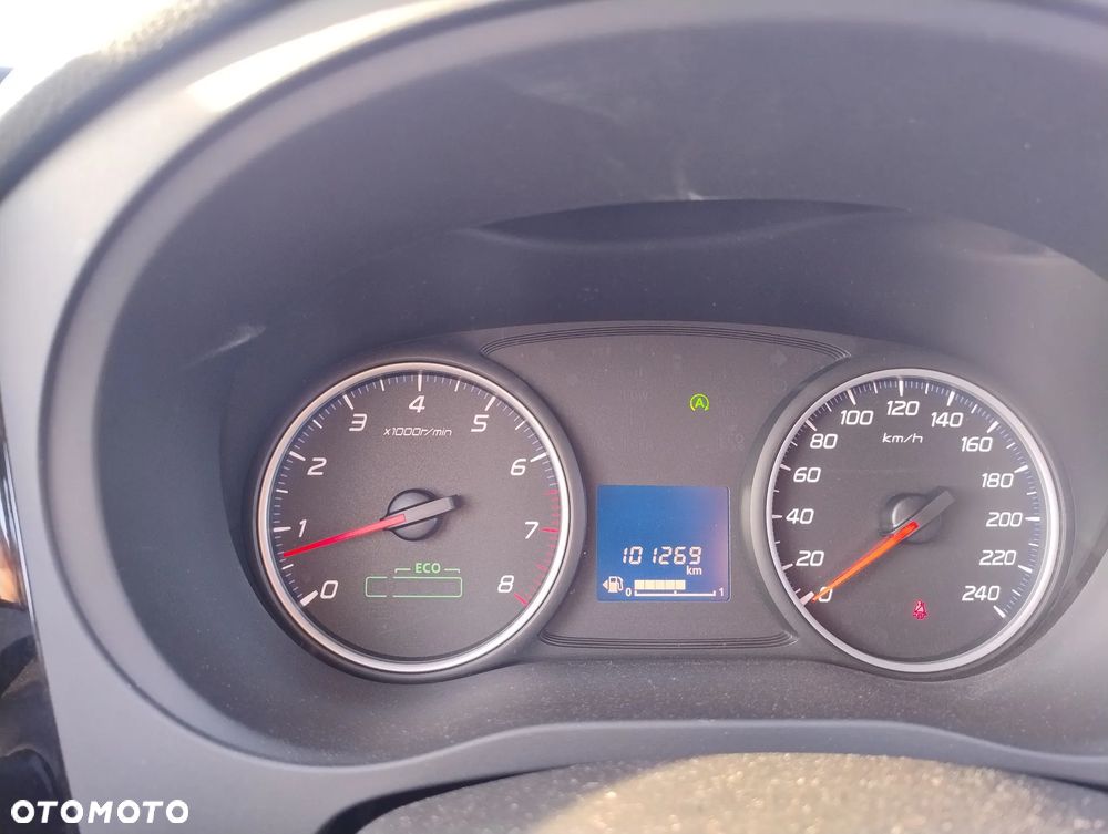Mitsubishi Outlander 2.0 Invite + 2WD - 17