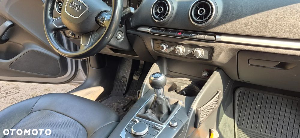 Audi A3 Sportback 1.6 TDI (clean diesel) Attraction - 17