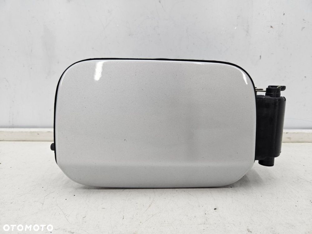 Klapka wlewu paliwa BMW E92 Coupe 04-12r. korek zbiornika paliwa 354/7 Titansliber Metallic 7117982 - 1