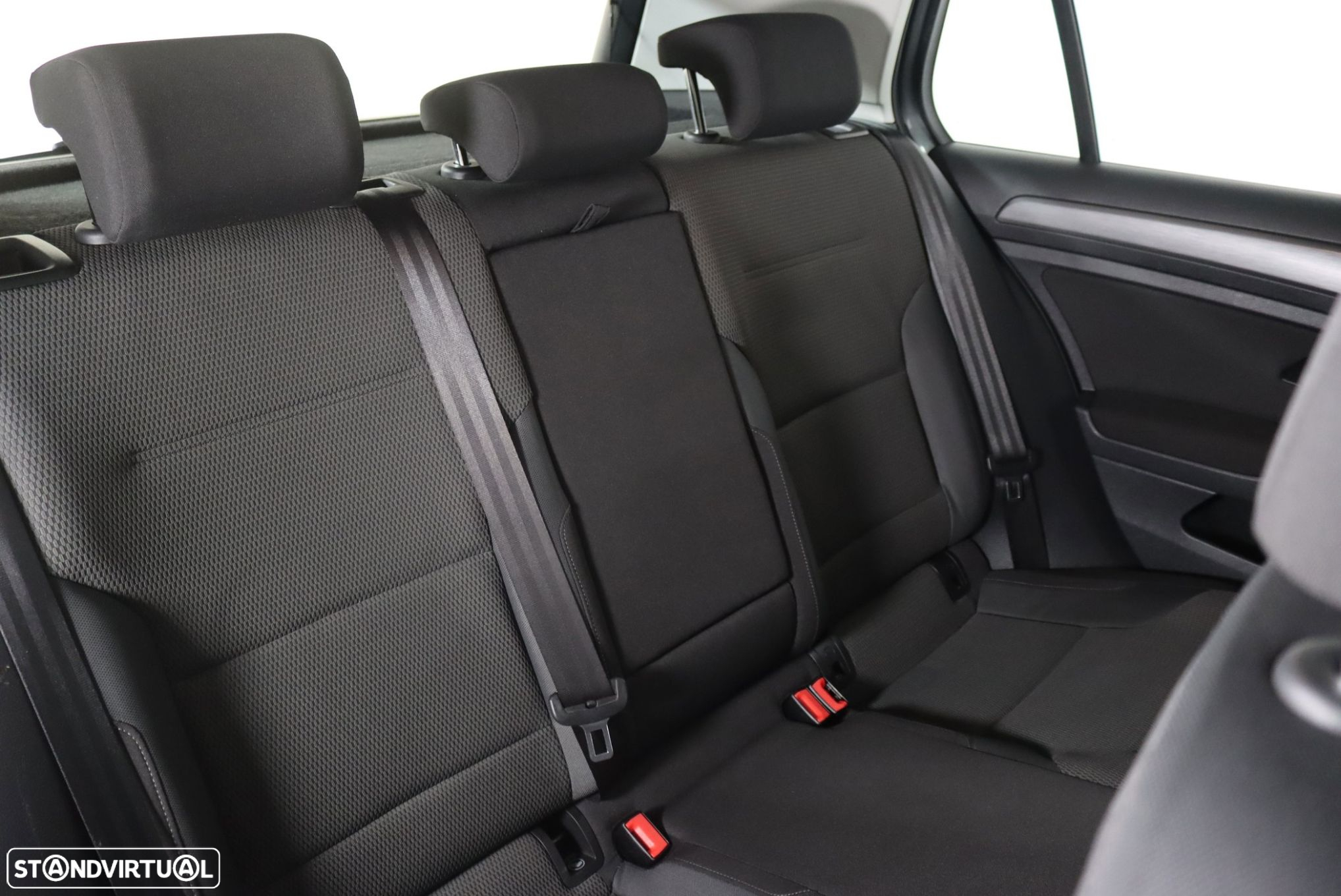 VW Golf 1.6 TDI R-Line - 15