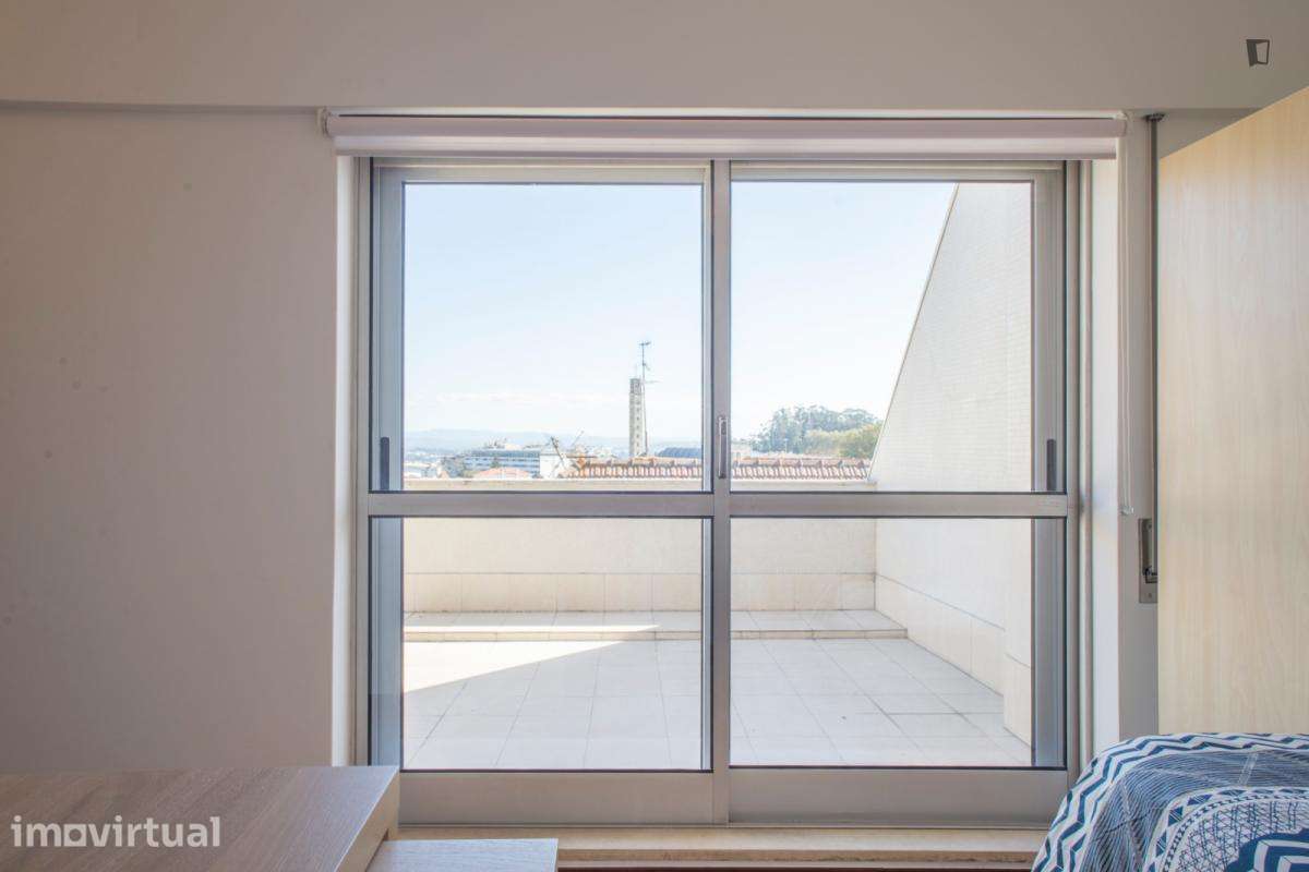Quarto - localizado em Paranhos Porto - Grande imagem: 3/22