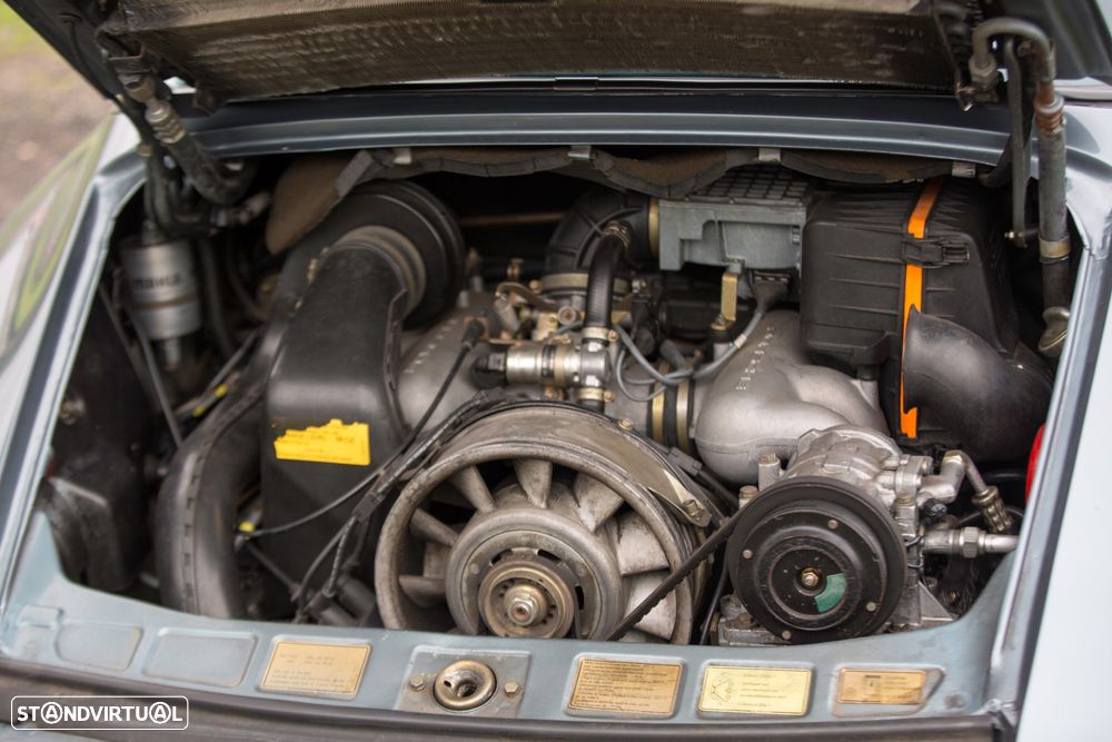 Porsche 911 Série F - 11