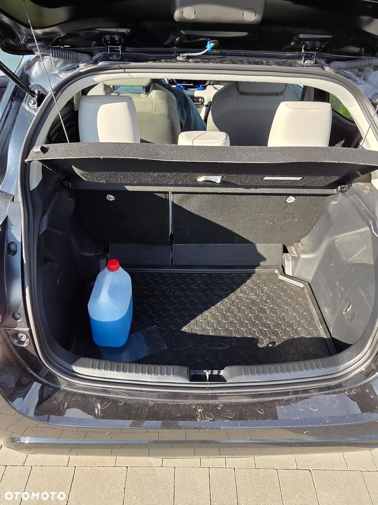 Toyota Yaris - 5
